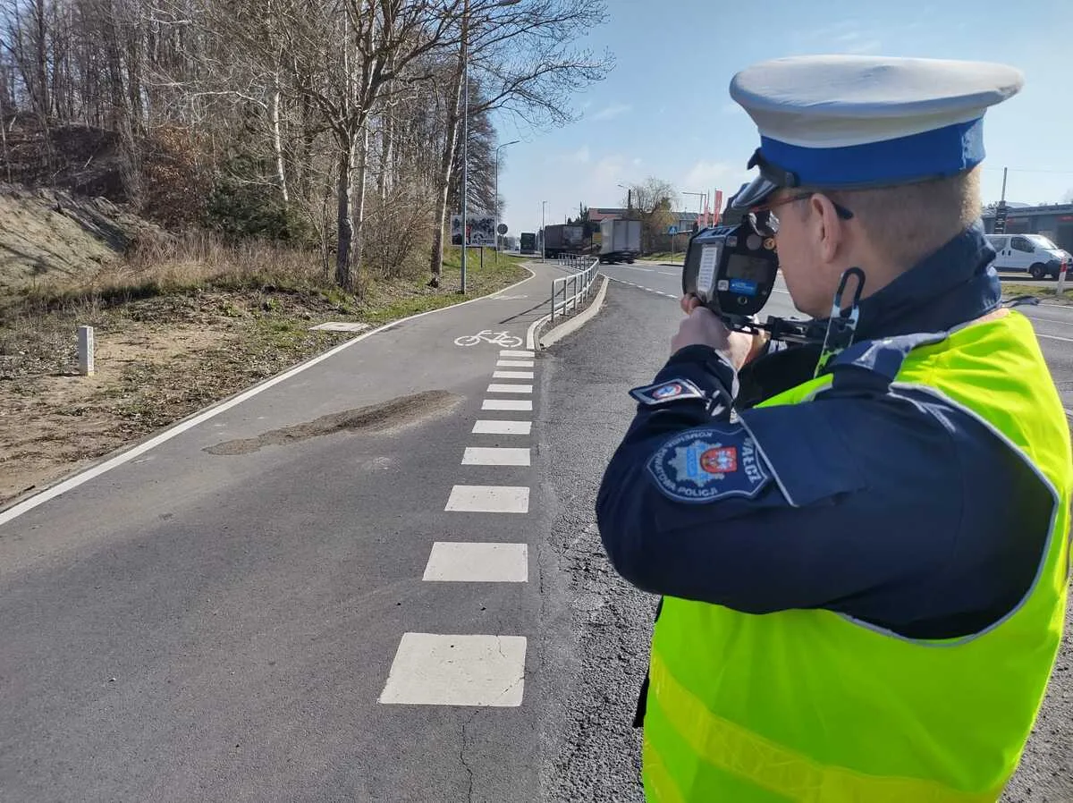 Policja reaguje na nadmierną prędkość na drogach