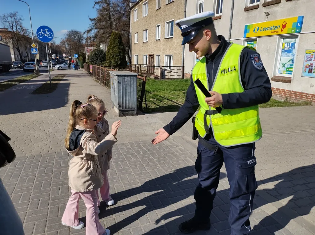Działania drogówki na rzecz bezpieczeństwa pieszych i rowerzystów